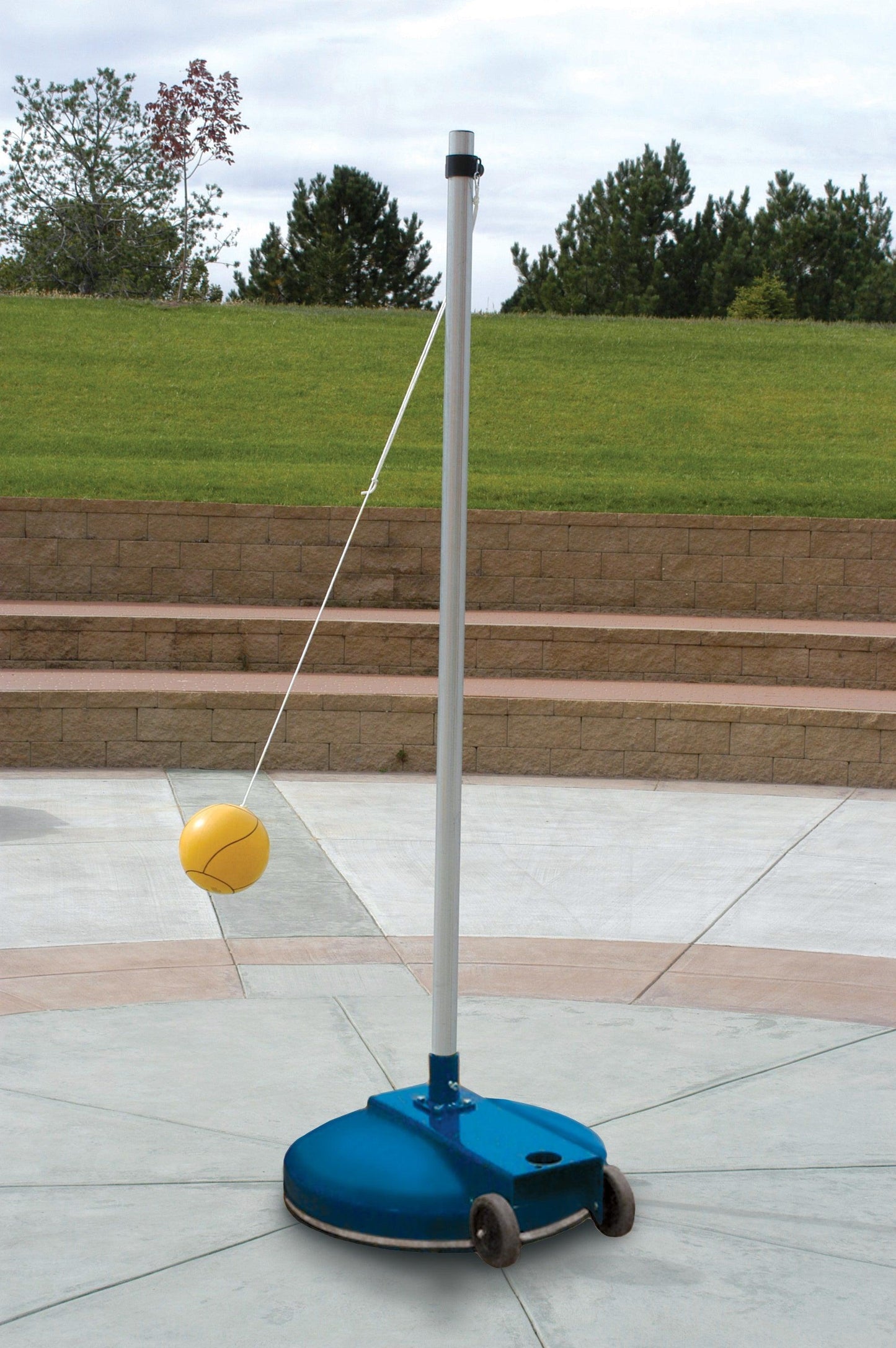 Indoor/Outdoor Portable Tetherball Set - bisoninc